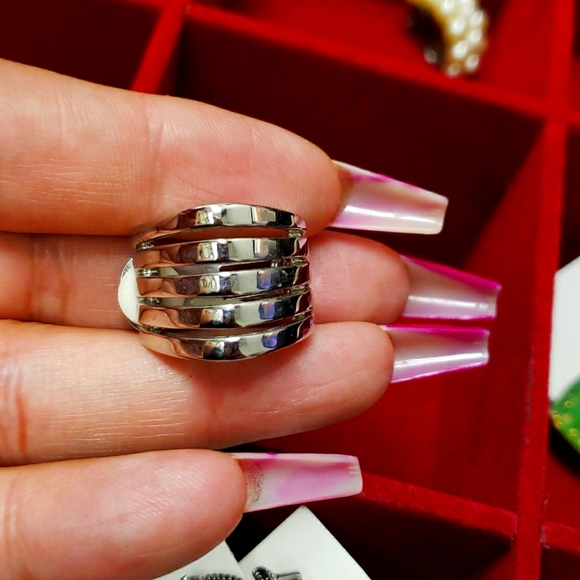 Silver color clip on earrings - Picture 2 of 4